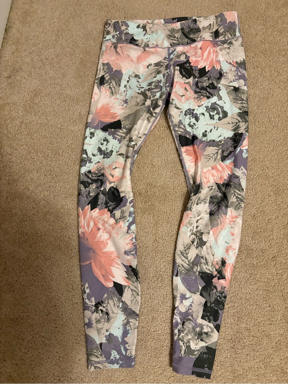 Fabletics Small Print Active Leggings in Pastel Pink & Mint